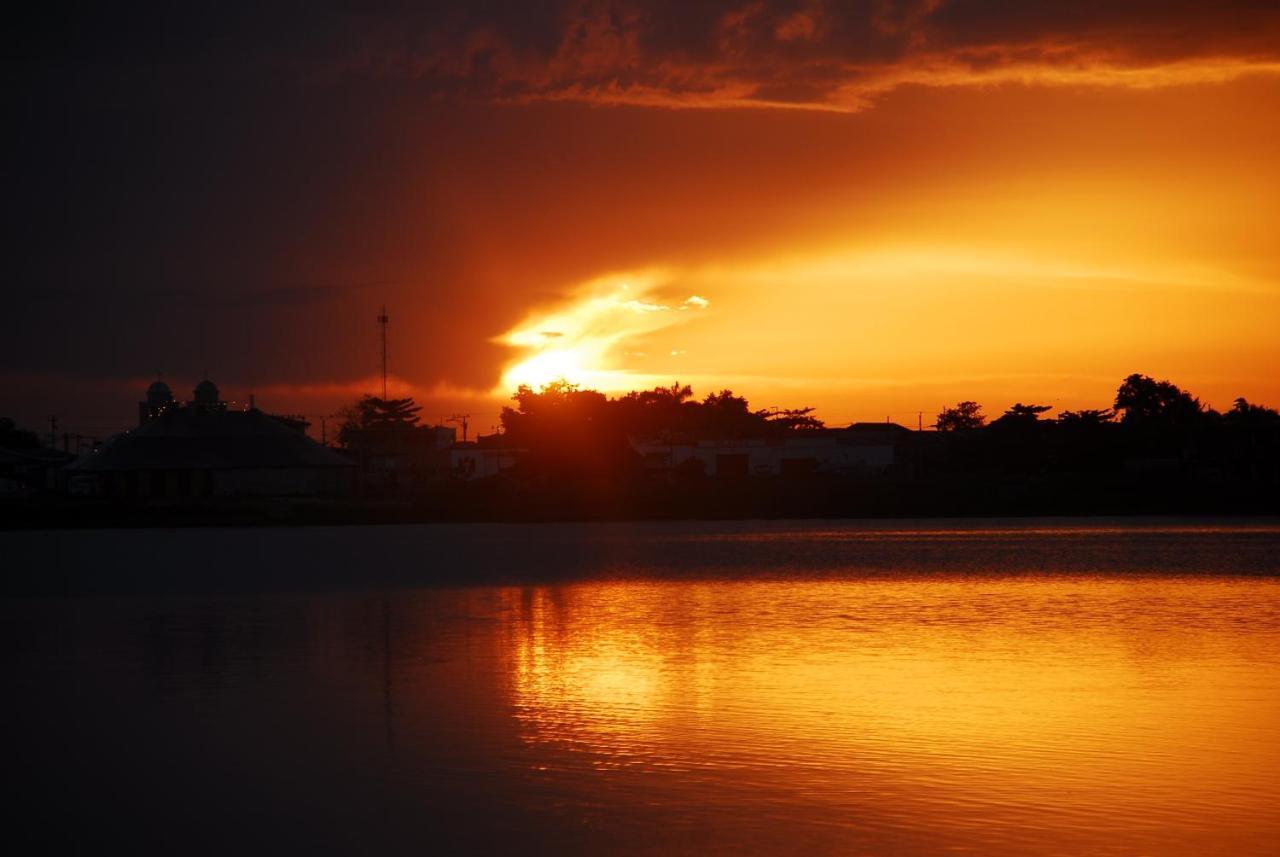 Peten Esplendido Flores Ngoại thất bức ảnh
